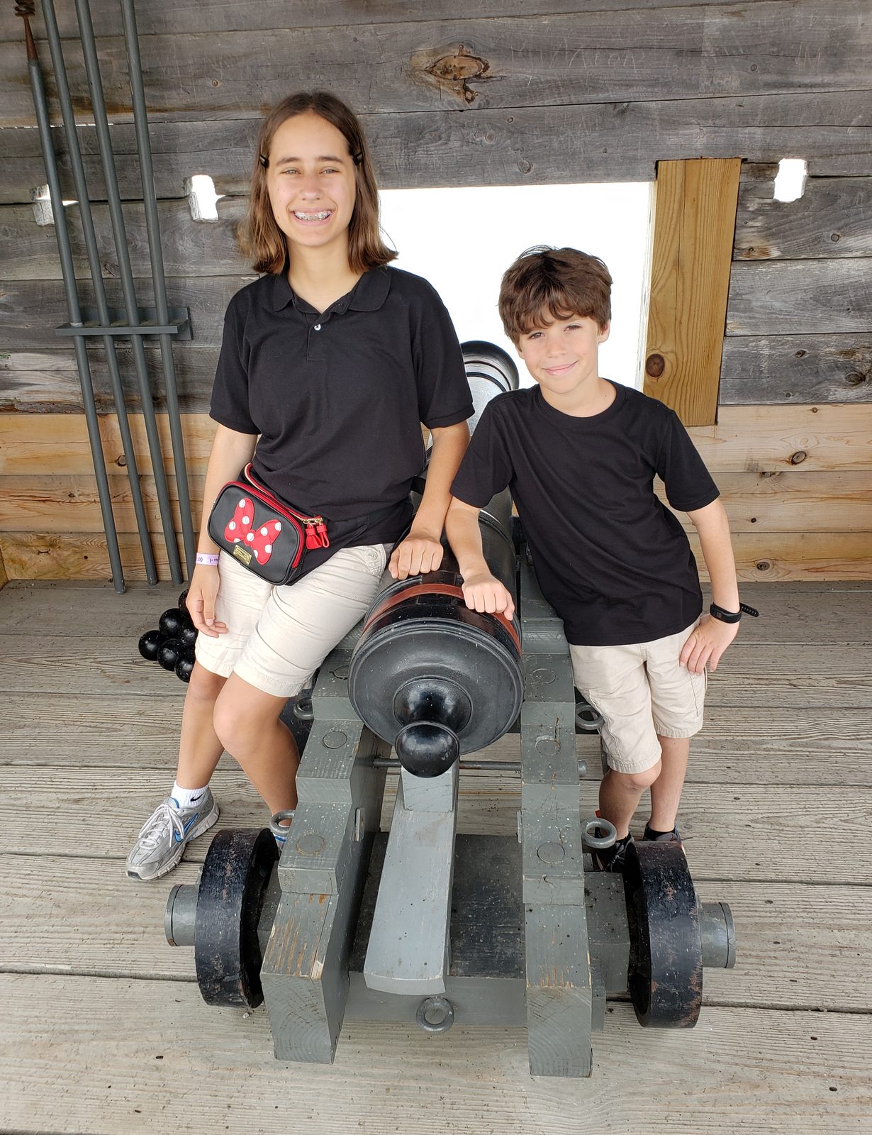 Lisa and Thomas on the blockhouse cannon