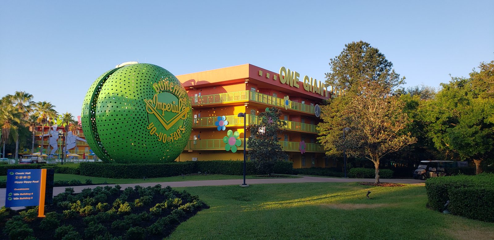 The 90s icons at Pop Century Resort
