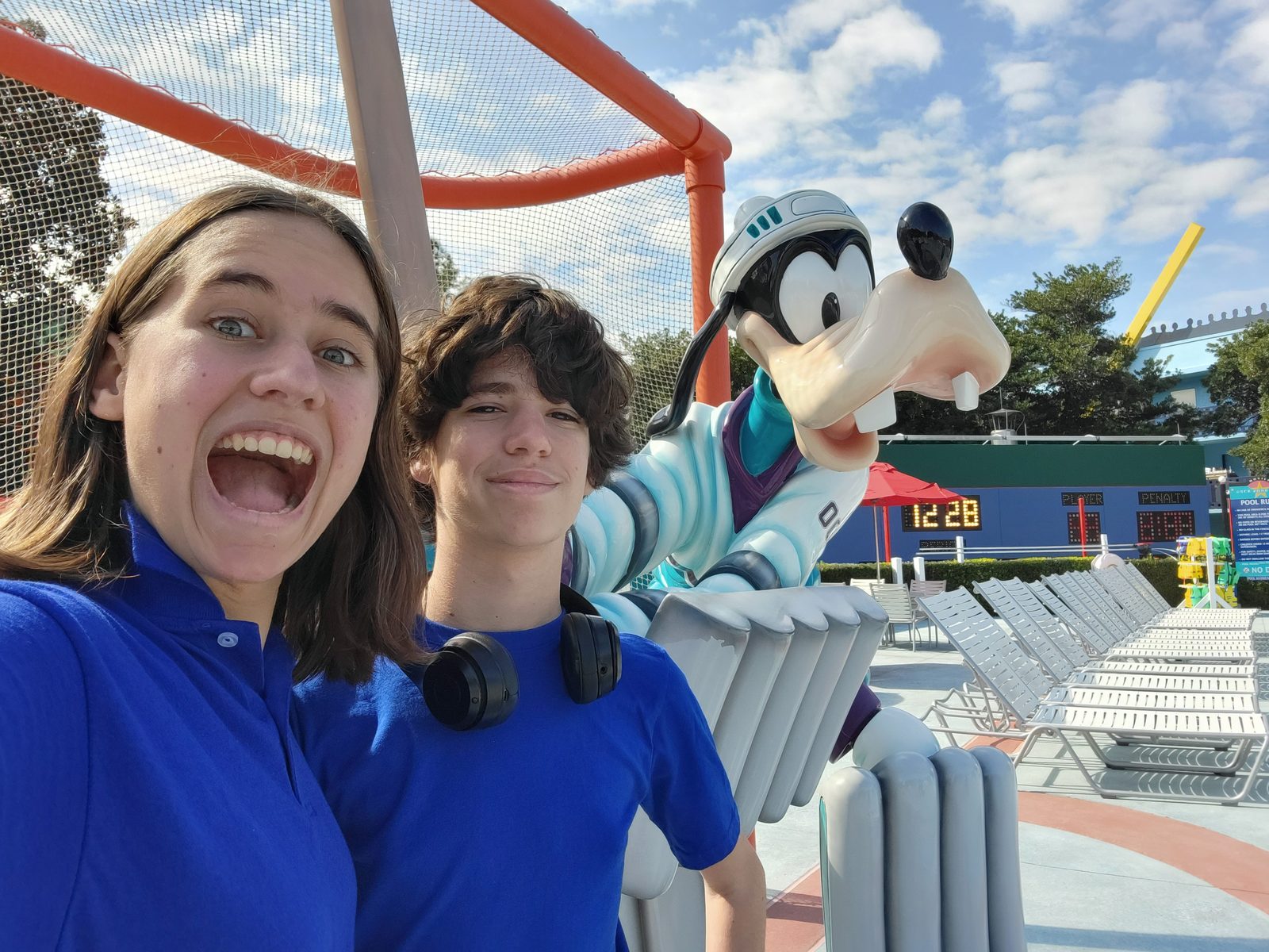 Lisa and Thomas with Goofy at the Fantasia pool