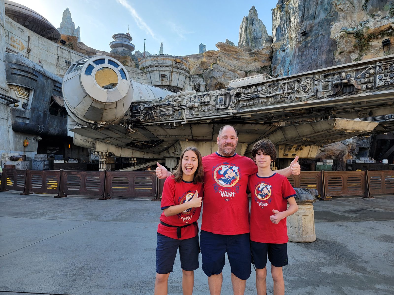 Lisa, Michael and Thomas giving the Millennium Falcon a thumbs up