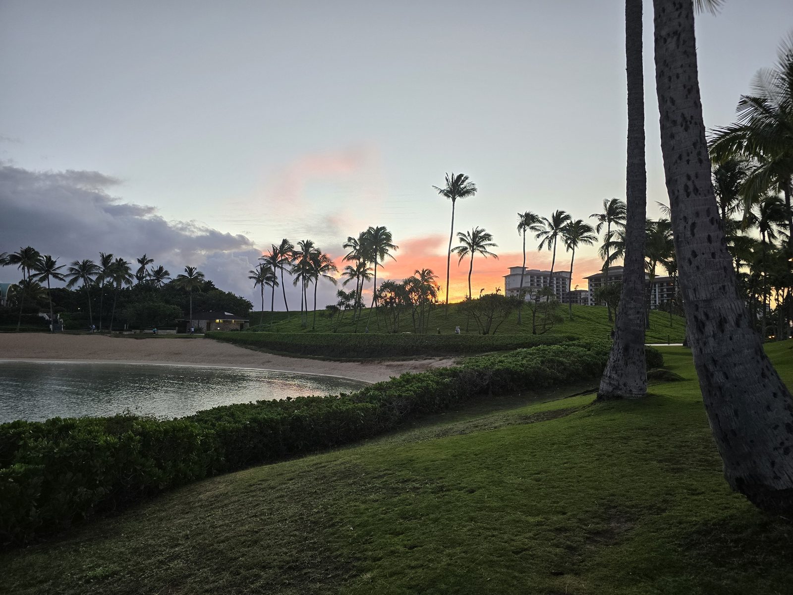 Sunrise over the lagoon at Ko Olina