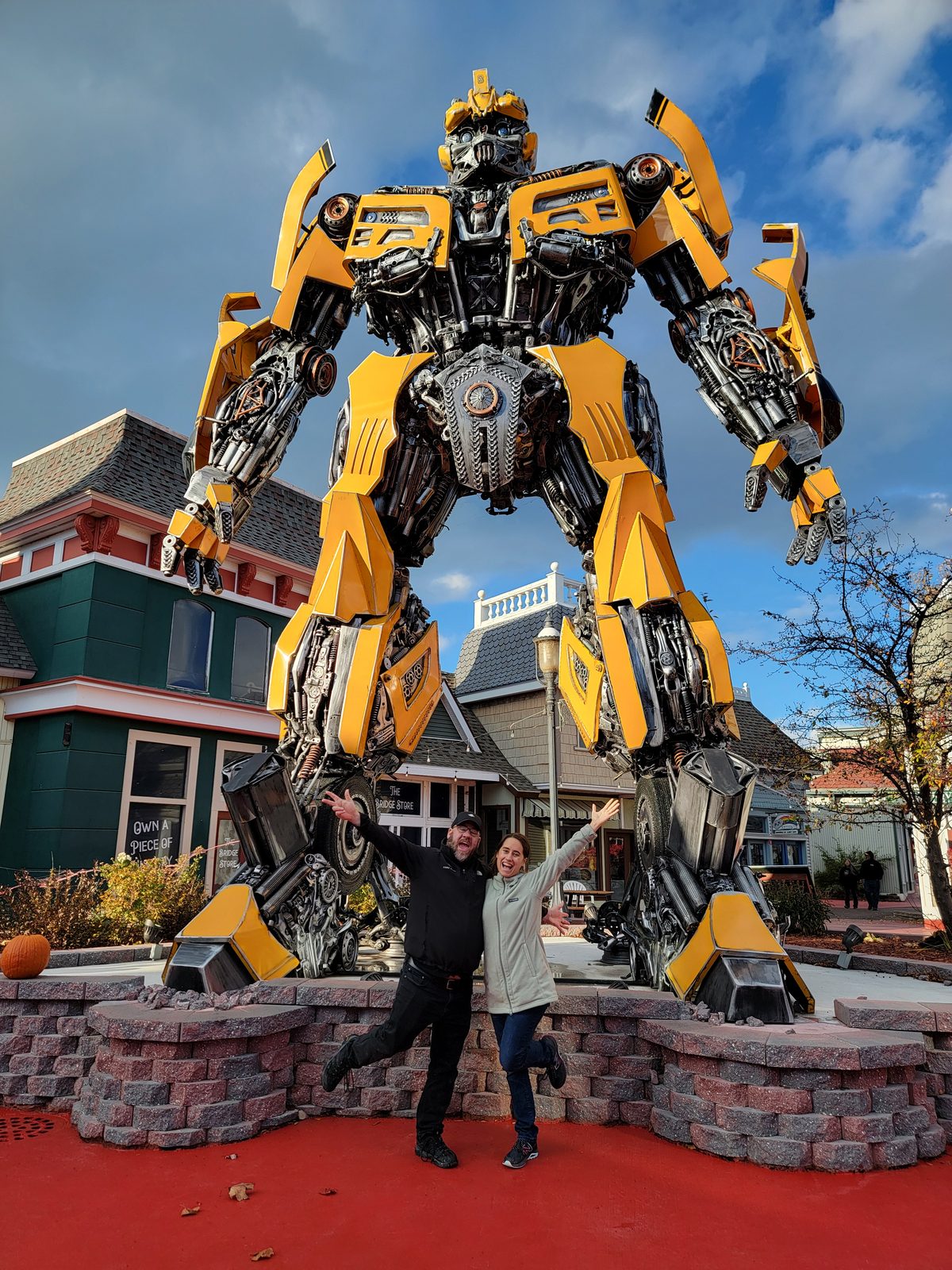 Lisa and me with the giant Bumblebee statue