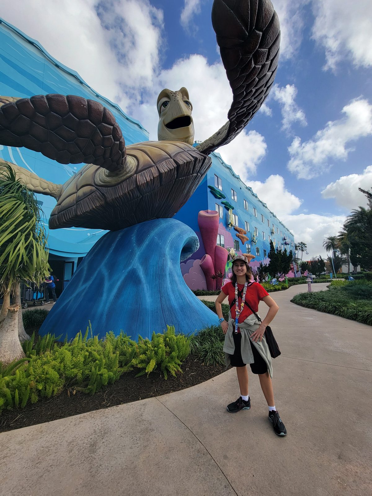 Lisa beside the Finding Nemo statues