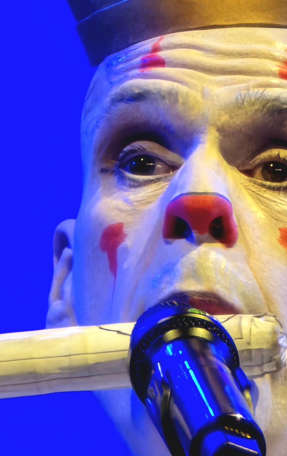 The opening act, up close on the big screen