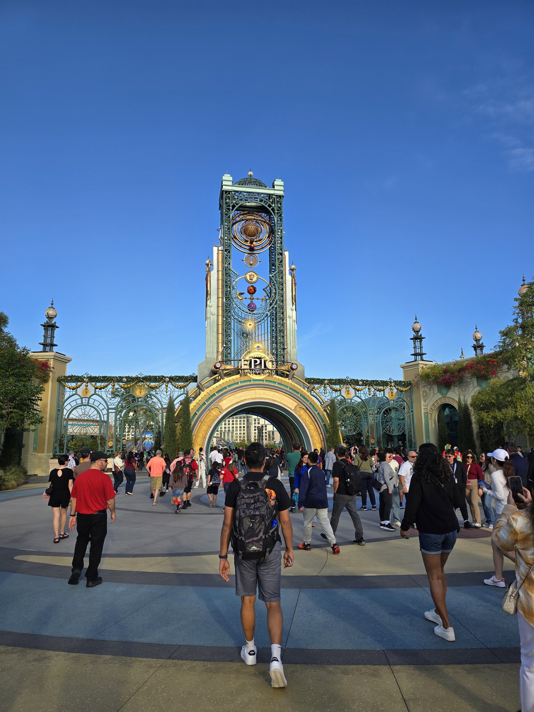 The Chronos tower at the gates of Epic Universe