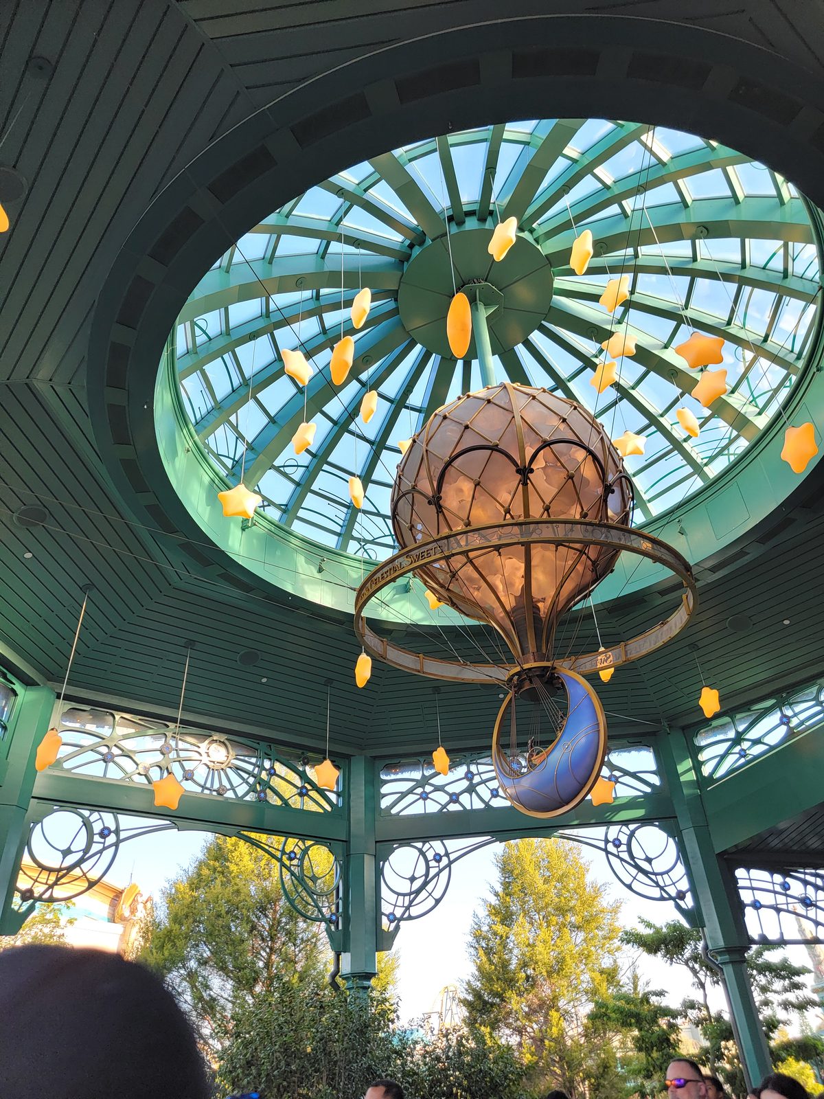 The gazebo lantern in Epic Universe
