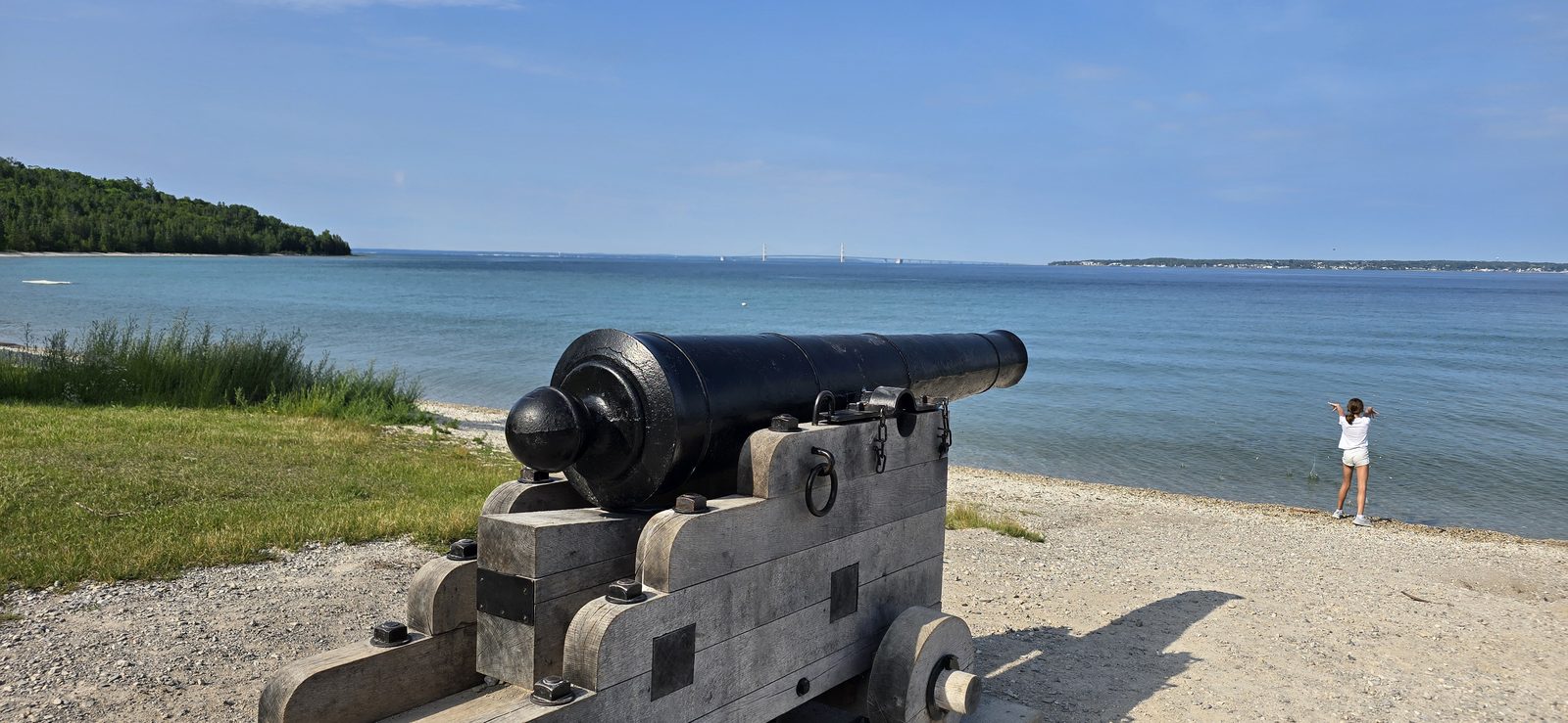 An old cannon looking out over the beach