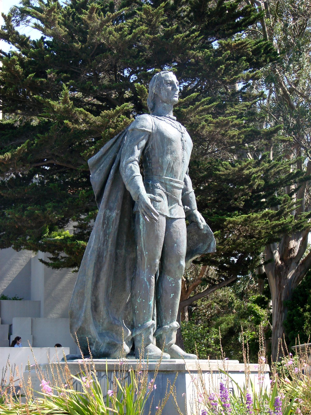The explorer statue at the Coit Tower lookout