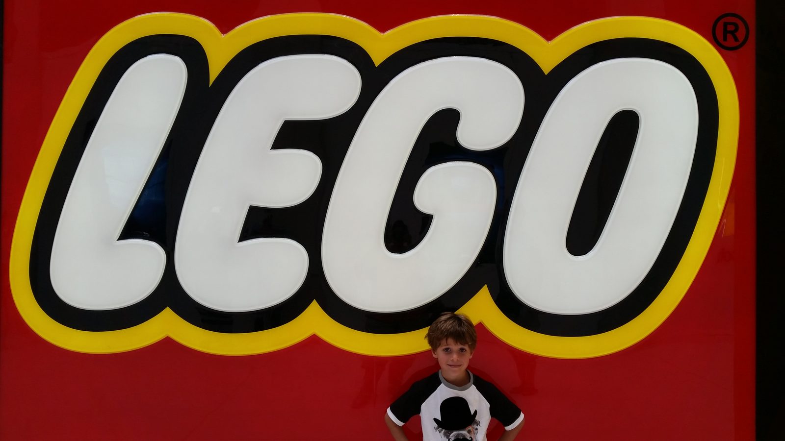 Thomas at the LEGO sign, Mall of America
