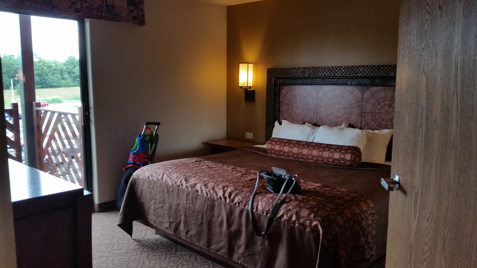 The king bed in our suite at Kalahari