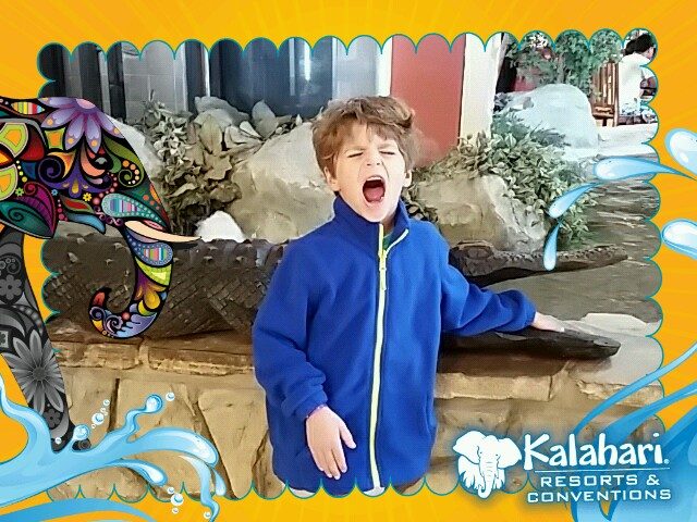 A big yell on the rock bench at Kalahari