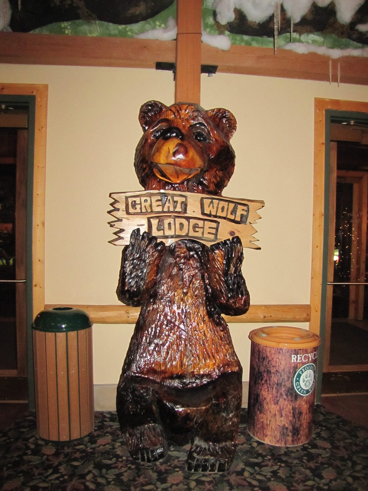 The carved bear at Great Wolf Lodge