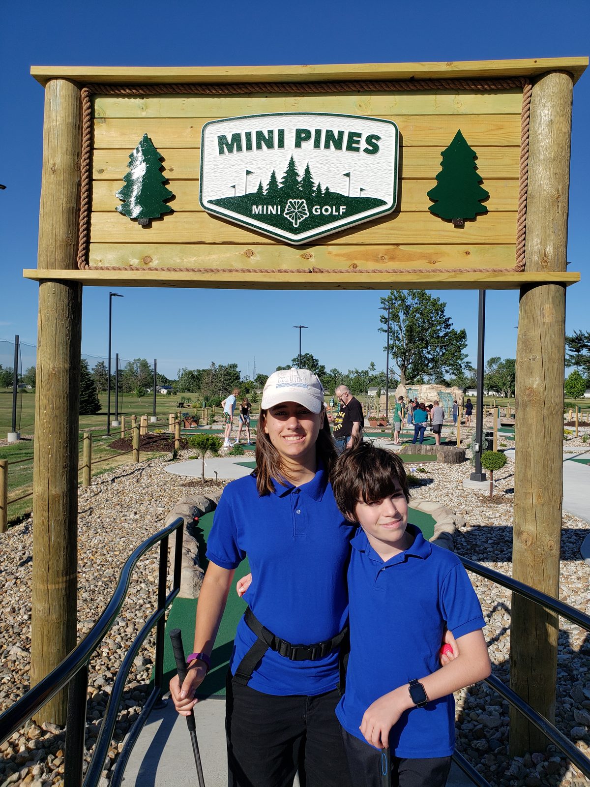 Lisa and Thomas at Mini Pines Mini Golf