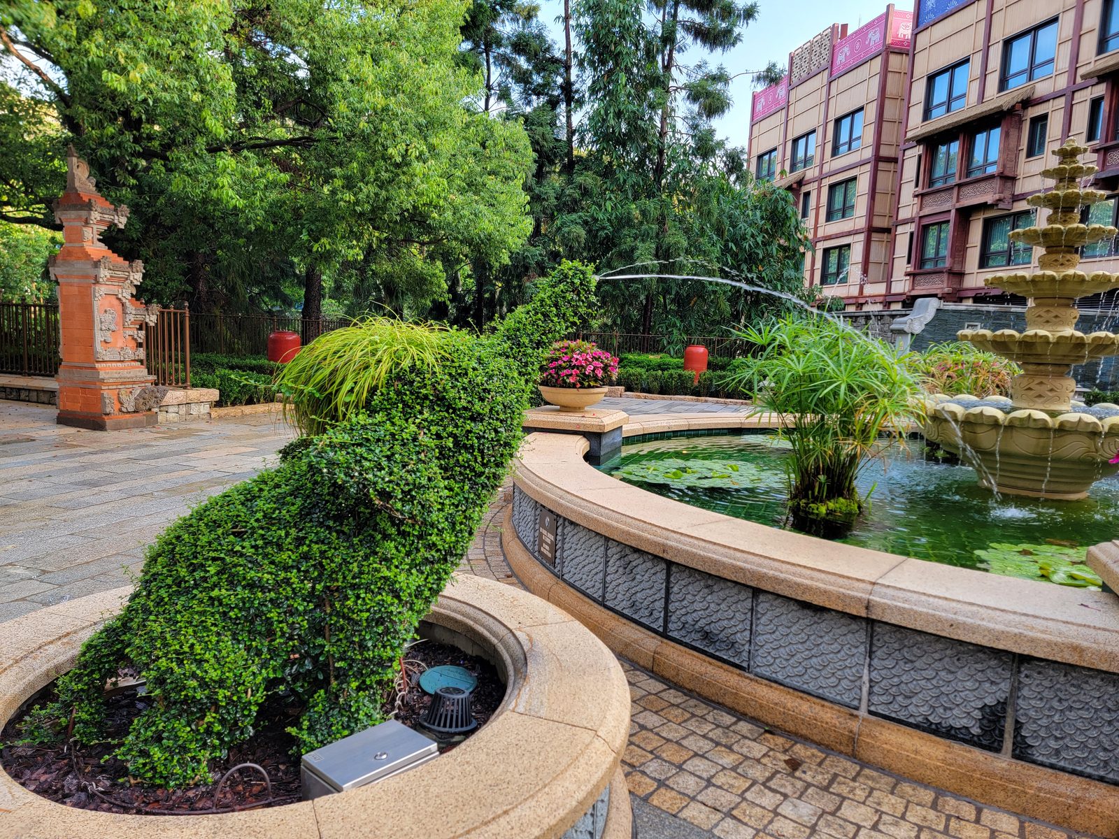 Elephant topiary in the lodge courtyard