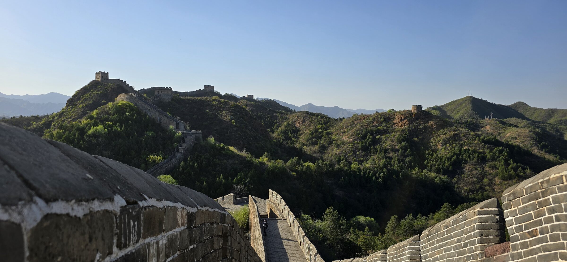 The wall running along the ridges at Jinshanling