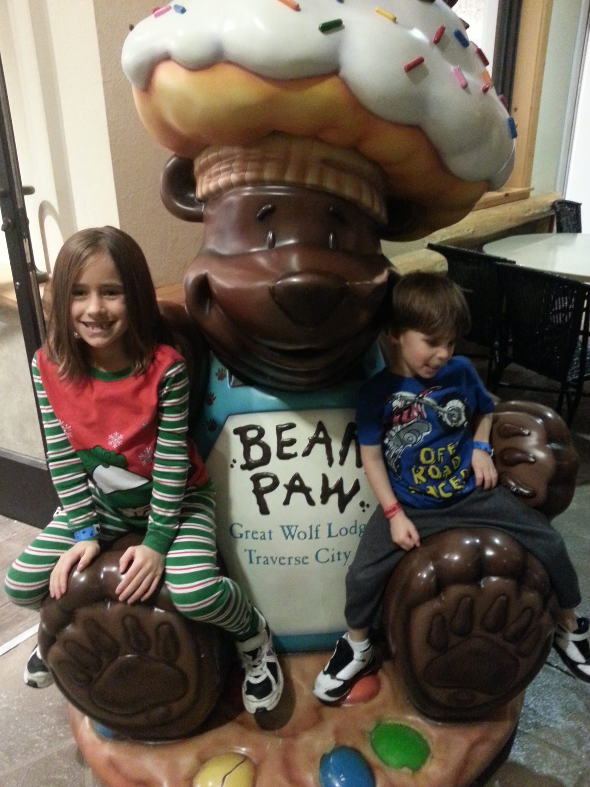 Lisa and Thomas with the Bear Paw statue